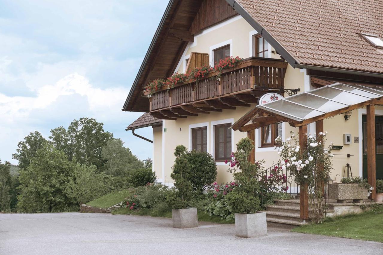 Landhof Lazarus Mooskirchen Exterior foto